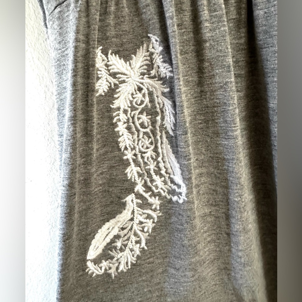 Grace Elements Adorable Gray Embroidered Sleevele… - image 4